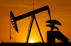 Нефть рекордно подешевела Нефть рекордно подешевела